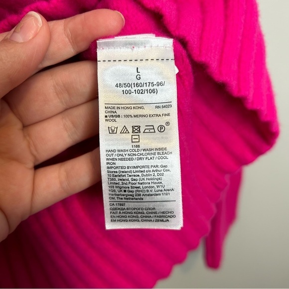 Banana Republic black label hot pink barbiecore 100% merino wool sweater - Picture 4 of 12